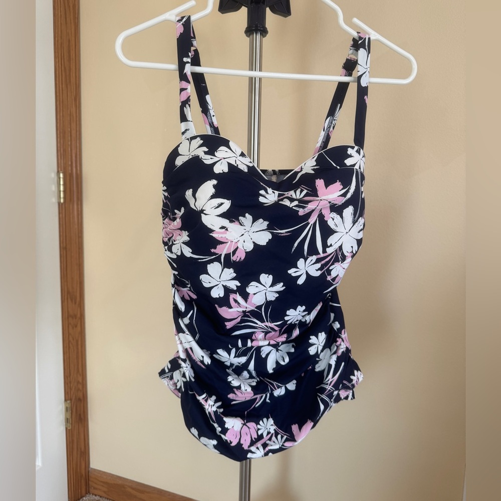Profile Tankini top